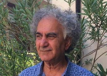 In libreria 'Colori nel mare' di Fuad Aziz In libreria 'Colori nel mare' di Fuad Aziz