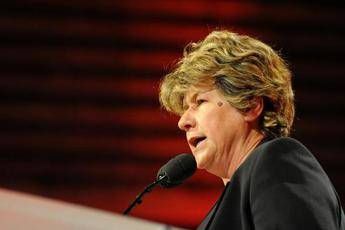 Alitalia: Cgil a governo, non firmiamo accordo su esuberi Alitalia: Cgil a governo, non firmiamo accordo su esuberi