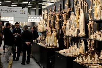 Rosari e statuine, è boom prodotti made in Italy Rosari e statuine, è boom prodotti made in Italy