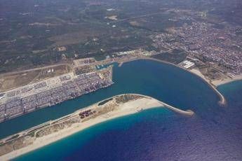 Sindacati, raggiunto accordo porti su Gioia Tauro e Taranto Sindacati, raggiunto accordo porti su Gioia Tauro e Taranto