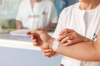 Ok a 'braccialetto' per malati non autosufficienti Ok a 'braccialetto' per malati non autosufficienti