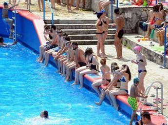 Piscina, le insidie da evitare per gli under 18 Piscina, le insidie da evitare per gli under 18