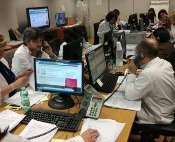 Vaccini, 300 chiamate in 2 ore al numero 1500 del ministero Vaccini, 300 chiamate in 2 ore al numero 1500 del ministero