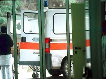 Accoltella il compagno dopo lite, 32enne denunciata dai carabinieri Accoltella il compagno dopo lite, 32enne denunciata dai carabinieri