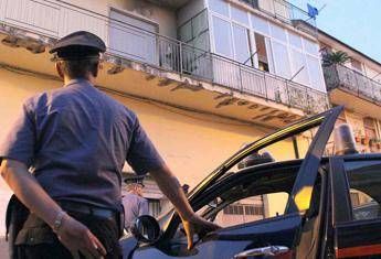 Maltratta il padre anziano e lo costringe a dormire in auto, arrestato a Bisceglie Maltratta il padre anziano e lo costringe a dormire in auto, arrestato a Bisceglie