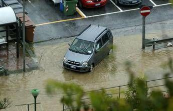 Frane e allagamenti in Sicilia per il maltempo, evacuate 28 abitazioni nel palermitano Frane e allagamenti in Sicilia per il maltempo, evacuate 28 abitazioni nel palermitano