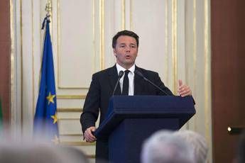 Napoli, Renzi firma il Patto per la Campania: 