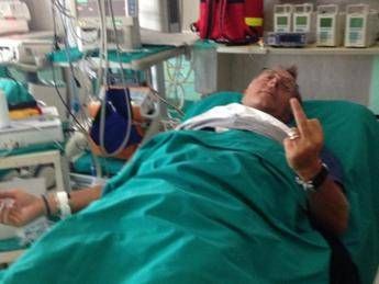 Bonolis in ospedale, la moglie posta la foto su Instagram prima che lo facciano altri Bonolis in ospedale, la moglie posta la foto su Instagram prima che lo facciano altri