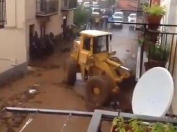 Nubifragio sul Gargano: smottamenti, allagamenti e migliaia di sfollati /Video Nubifragio sul Gargano: smottamenti, allagamenti e migliaia di sfollati /Video