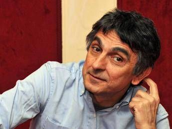 Con 'Sogni e bisogni' di Salemme l'organo maschile in scena Con 'Sogni e bisogni' di Salemme l'organo maschile in scena
