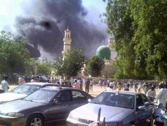 Massacro a Baga: Boko Haram mette a ferro e fuoco città, si temono 2mila morti Massacro a Baga: Boko Haram mette a ferro e fuoco città, si temono 2mila morti