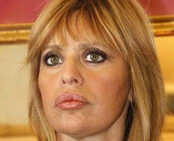 Alessandra Mussolini, con pennelli e colori i miei 'Graffi' alla vita /Video Alessandra Mussolini, con pennelli e colori i miei 'Graffi' alla vita /Video