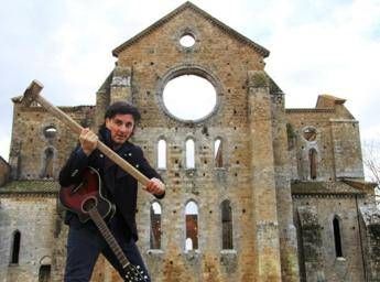 Una canzone e un videoclip in difesa di San Galgano /Video Una canzone e un videoclip in difesa di San Galgano /Video