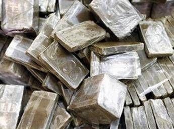 Smantellata rete di trafficanti, spacciavano hashish in tutto il Nord Italia Smantellata rete di trafficanti, spacciavano hashish in tutto il Nord Italia