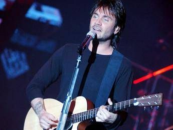 A Sanremo dopo 18 anni perché sento di potermi divertire, Nek porta all'Ariston 'Fatti avanti amore' A Sanremo dopo 18 anni perché sento di potermi divertire, Nek porta all'Ariston 'Fatti avanti amore'