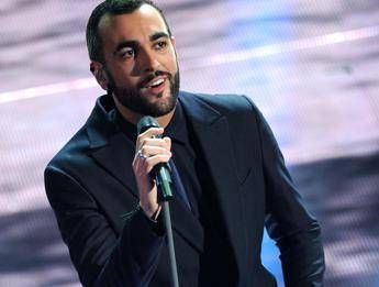 Marco Mengoni, 'Parole in circolo' è doppio disco di platino Marco Mengoni, 'Parole in circolo' è doppio disco di platino