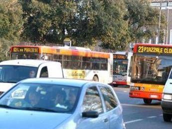 20% 'portoghesi' su bus e metro in Italia, solo 3 multe su 10 pagate /Video 20% 'portoghesi' su bus e metro in Italia, solo 3 multe su 10 pagate /Video