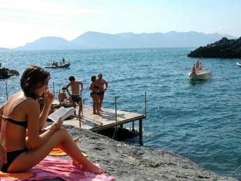 Estate, 12 milioni di italiani in viaggio nel weekend Estate, 12 milioni di italiani in viaggio nel weekend