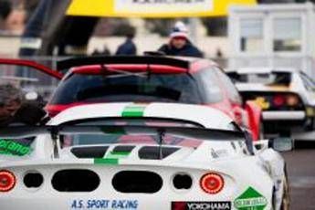 Schianto nel rally a Como, morti carbonizzati pilota e navigatore Schianto nel rally a Como, morti carbonizzati pilota e navigatore