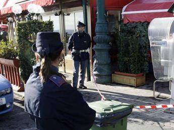 Tre italiani rapinano passante, un marocchino lo soccorre Tre italiani rapinano passante, un marocchino lo soccorre