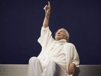 Giorgio Albertazzi in scena ad Agerola con lo spettacolo 'Memorie di Adriano' Giorgio Albertazzi in scena ad Agerola con lo spettacolo 'Memorie di Adriano'