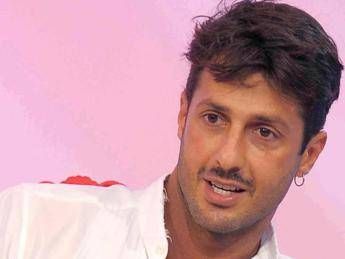 Fabrizio Corona torna a casa, affidato ai servizi sociali Fabrizio Corona torna a casa, affidato ai servizi sociali