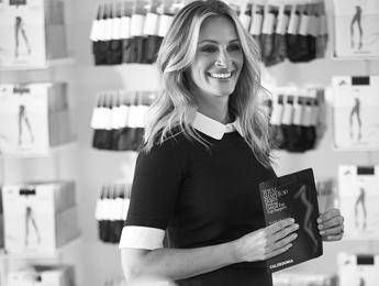 Julia Roberts torna a indossare i collant per Calzedonia /Fotogallery Julia Roberts torna a indossare i collant per Calzedonia /Fotogallery