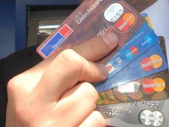 Pizza e caffé con il bancomat, gli esercenti: Preoccupati da commissioni bancarie Pizza e caffé con il bancomat, gli esercenti: Preoccupati da commissioni bancarie