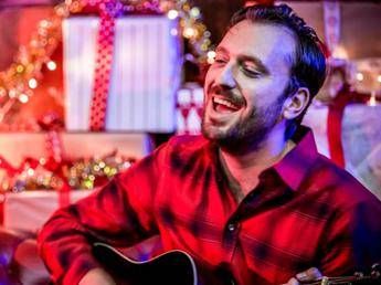 Cremonini batte Adele con 'Eccolo qua il Natale' Cremonini batte Adele con 'Eccolo qua il Natale'
