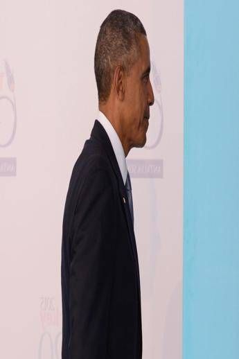 Più controlli e agenti, la stretta sulle armi di Obama in pacchetto di 10 misure Più controlli e agenti, la stretta sulle armi di Obama in pacchetto di 10 misure