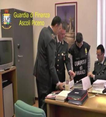 Ascoli Piceno, quattro denunce per bancarotta: sequestrati beni per 4 milioni Ascoli Piceno, quattro denunce per bancarotta: sequestrati beni per 4 milioni