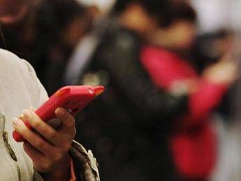 Addio roaming, scatta il taglio delle tariffe