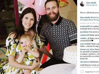 Bianca Balti difende la figlia insultata su Instagram Sembra una scimmia