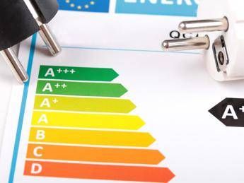 Elettrodomestici ed etichetta energetica, arriva il manuale Elettrodomestici ed etichetta energetica, arriva il manuale
