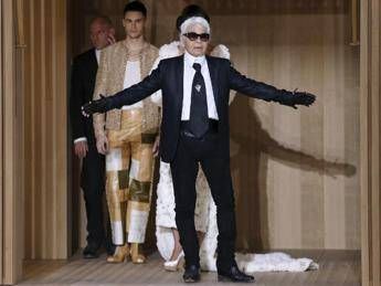 In un libro la storia di Jacques de Bascher, il dandy innamorato di Karl Lagerfeld In un libro la storia di Jacques de Bascher, il dandy innamorato di Karl Lagerfeld