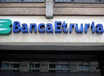 Banca Etruria, Guardia di finanza nella sede di Arezzo Banca Etruria, Guardia di finanza nella sede di Arezzo