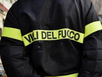 Roma, autobus in fiamme a Ostia: nessun ferito Roma, autobus in fiamme a Ostia: nessun ferito