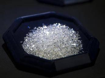 Non solo oro, anche i diamanti tra i beni rifugio: investimento medio di 20mila euro Non solo oro, anche i diamanti tra i beni rifugio: investimento medio di 20mila euro