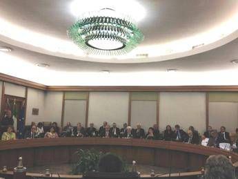 Csm, approvato il nuovo regolamento. Legnini: Diventa una casa di vetro Csm, approvato il nuovo regolamento. Legnini: Diventa una casa di vetro