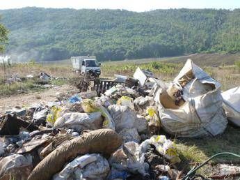 Rifiuti, 25 discariche abusive escono da sentenza condanna Ue Rifiuti, 25 discariche abusive escono da sentenza condanna Ue