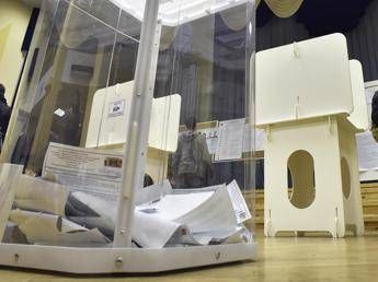 Russia al voto per rinnovare la Duma, denunce di brogli Russia al voto per rinnovare la Duma, denunce di brogli