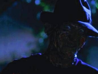 Panico a festa per Halloween in Texas, vestito da Freddy Krueger spara a 5 persone Panico a festa per Halloween in Texas, vestito da Freddy Krueger spara a 5 persone
