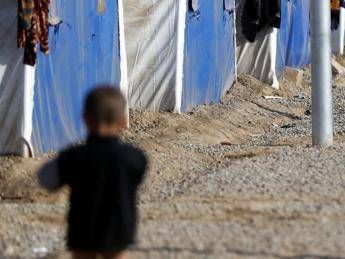 Mosul, l'orrore senza fine dell'Is: cecchini uccidono bambini in fuga Mosul, l'orrore senza fine dell'Is: cecchini uccidono bambini in fuga