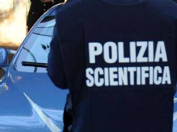 Napoli, due cadaveri in sacchi di plastica trovati ad Afragola Napoli, due cadaveri in sacchi di plastica trovati ad Afragola