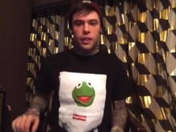 Fedez contro stampa online: Pubblicano bufale solo per fare più click Fedez contro stampa online: Pubblicano bufale solo per fare più click