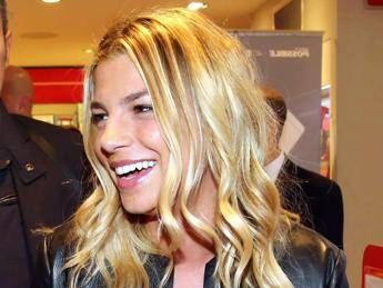 Amici, fuori Morgan arriva Emma Marrone Amici, fuori Morgan arriva Emma Marrone