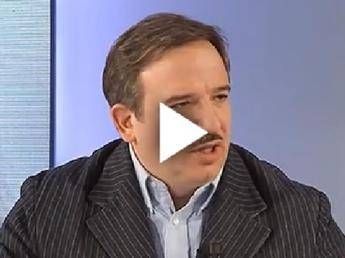 Telese: Raggi interrogata come Al Capone Telese: Raggi interrogata come Al Capone