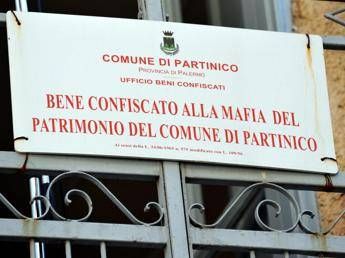 Ecco che fine fanno i beni confiscati ai criminali Ecco che fine fanno i beni confiscati ai criminali