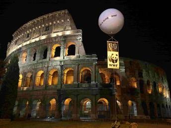 Verso l'Earth Hour, il 25 marzo un'ora di buio farà il giro del mondo Verso l'Earth Hour, il 25 marzo un'ora di buio farà il giro del mondo