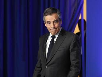 Fillon: Voglio rinegoziare il trattato di Schengen Fillon: Voglio rinegoziare il trattato di Schengen